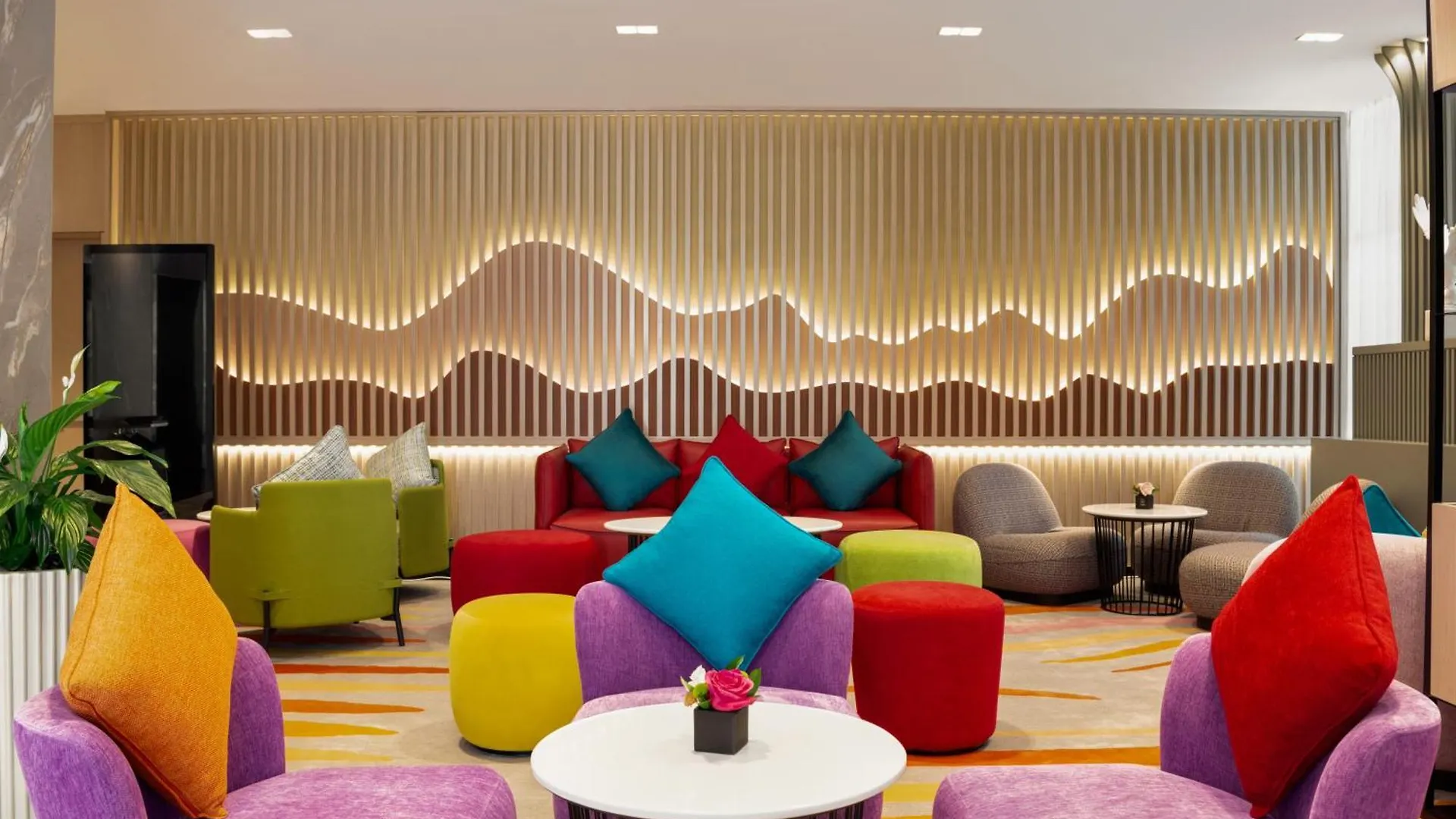 La Quinta By Wyndham Abu Dhabi Al Wahda Hotel